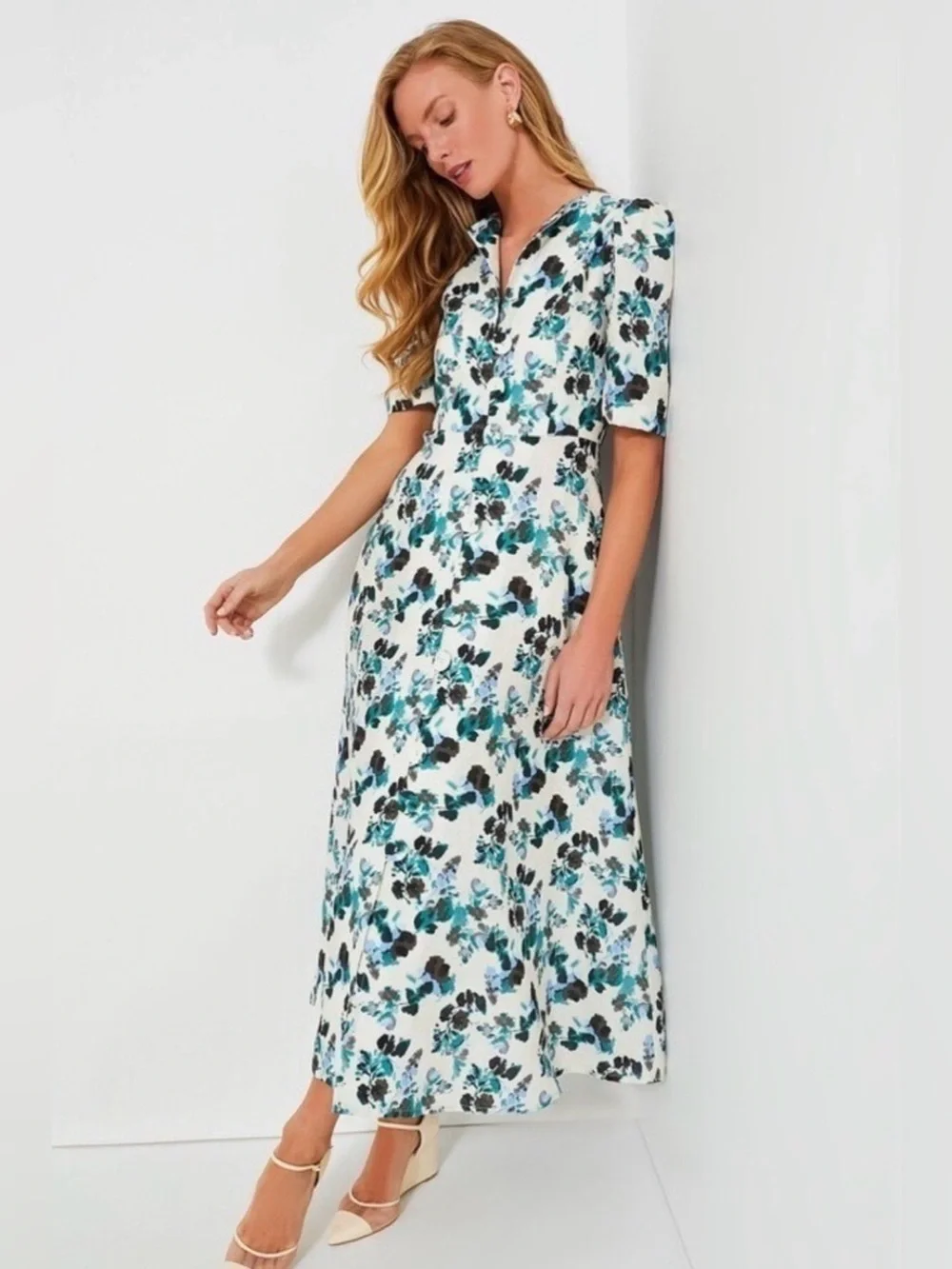TUCKERNUCK - Budding Bluebell Hadley Linen Dress, Medium